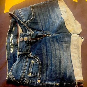 Wallflower shorts size 3